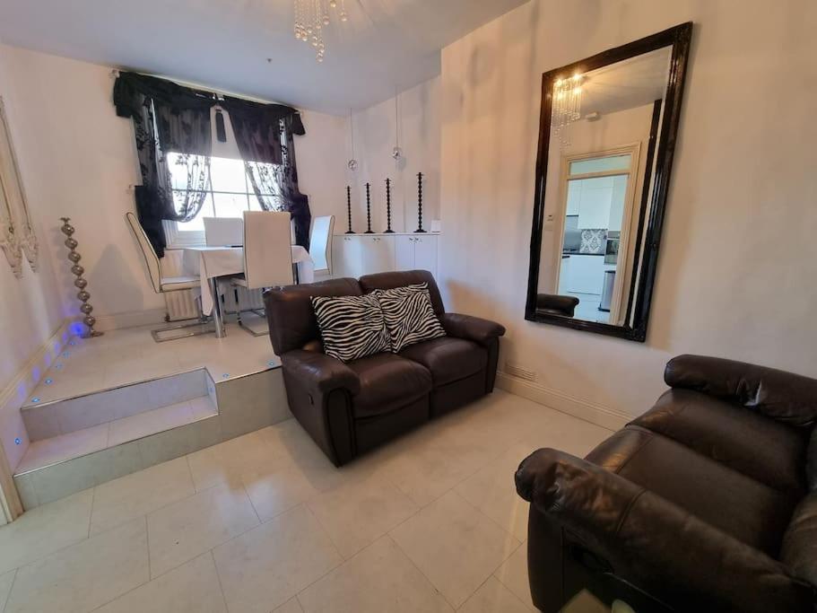 Beautiful Apartment In The Heart Of Rochester Rochester  Dış mekan fotoğraf