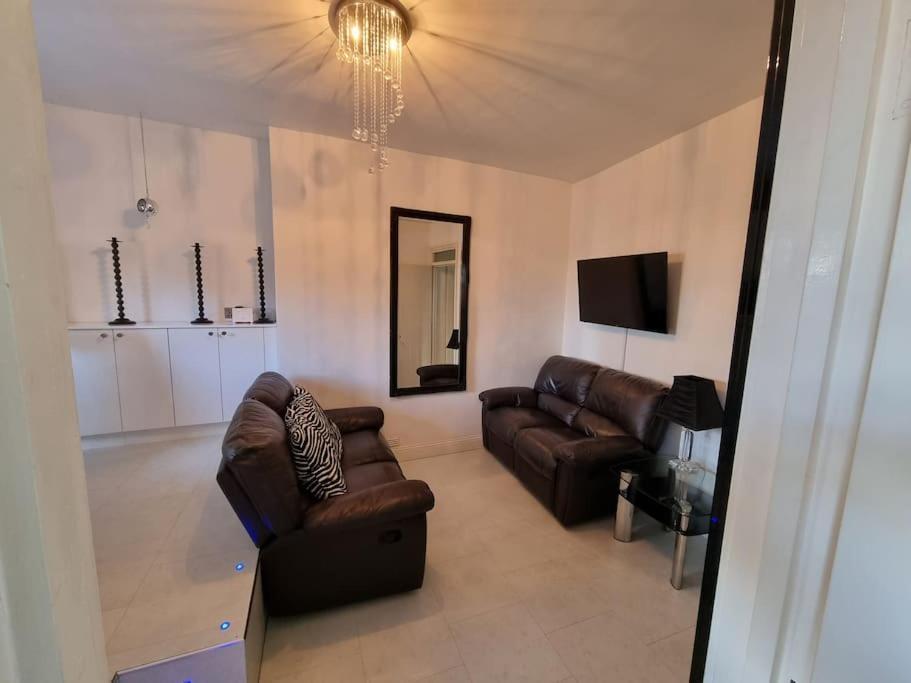 Beautiful Apartment In The Heart Of Rochester Rochester  Dış mekan fotoğraf